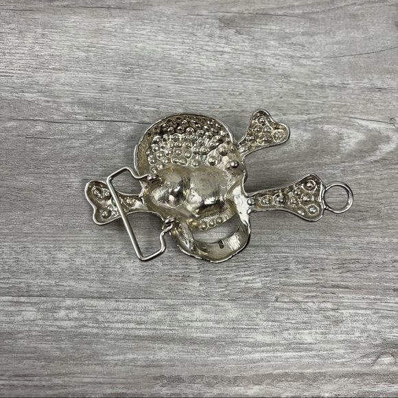 Silver Crystal Skull Belt Buckle - Picture 4 of 6